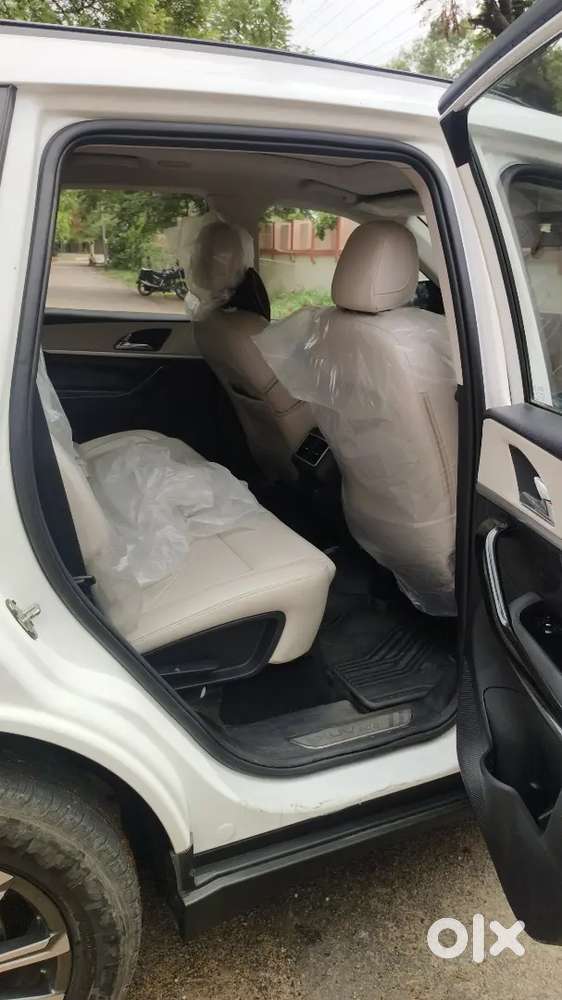 Mahindra Xuv700 2022 Variant