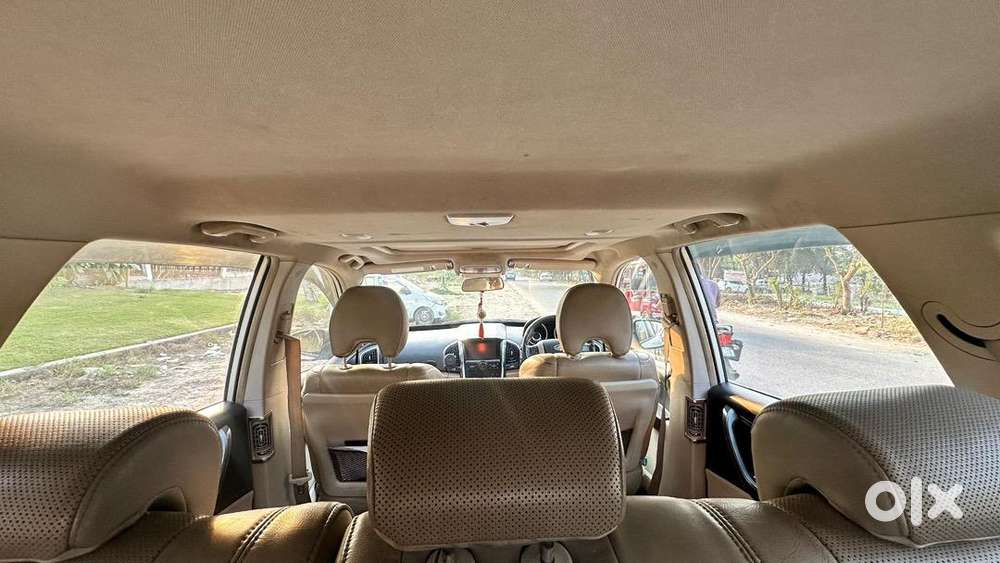 Mahinda Xuv500 W10