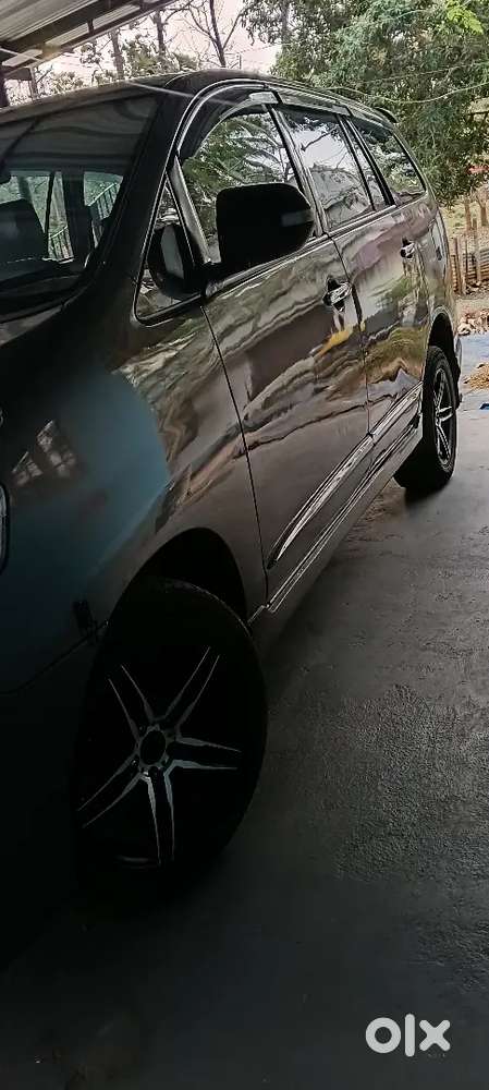Toyota Innova 2006 Diesel 17000 Km Driven