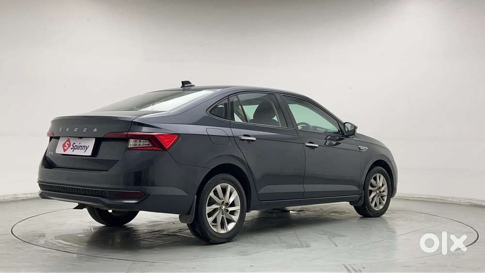 Skoda Slavia Ambition 1.0l Tsi At, 2022, Petrol