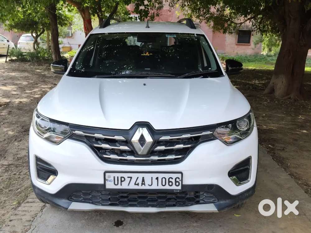 One Hand Care Tracking Car