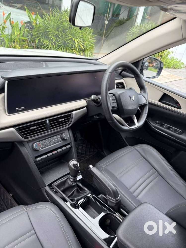 Mahindra Xuv700, 2022, Petrol