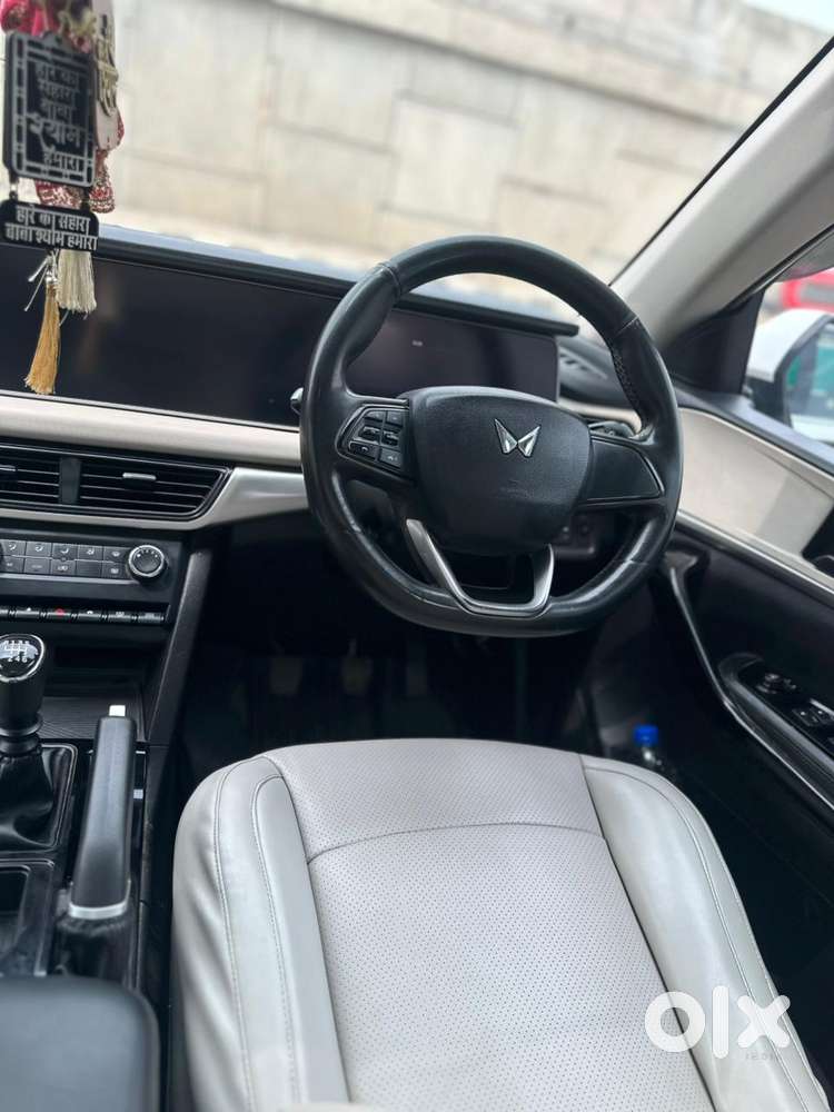 Mahindra Xuv700 2.2 Ax 5 Diesel At Str, 2023, Diesel