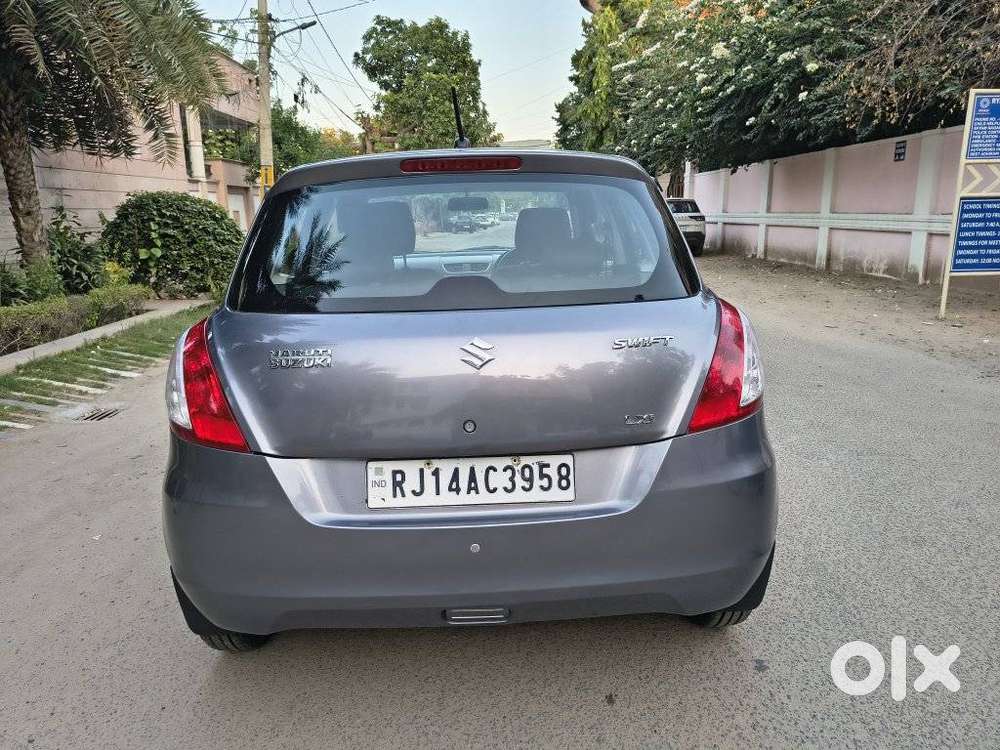 Maruti Suzuki Swift Lxi Optional-o, 2015, Petrol
