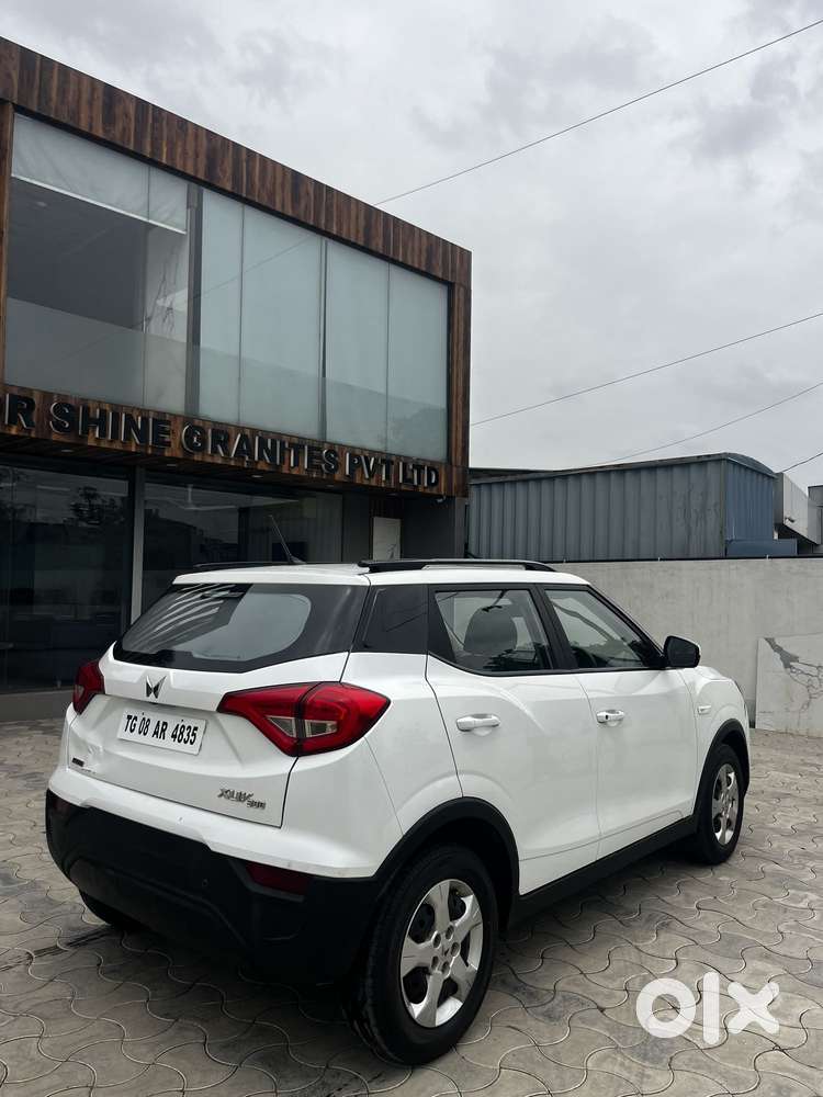 Mahindra Xuv300 1.2 W6 Amt Petrol, 2023, Petrol