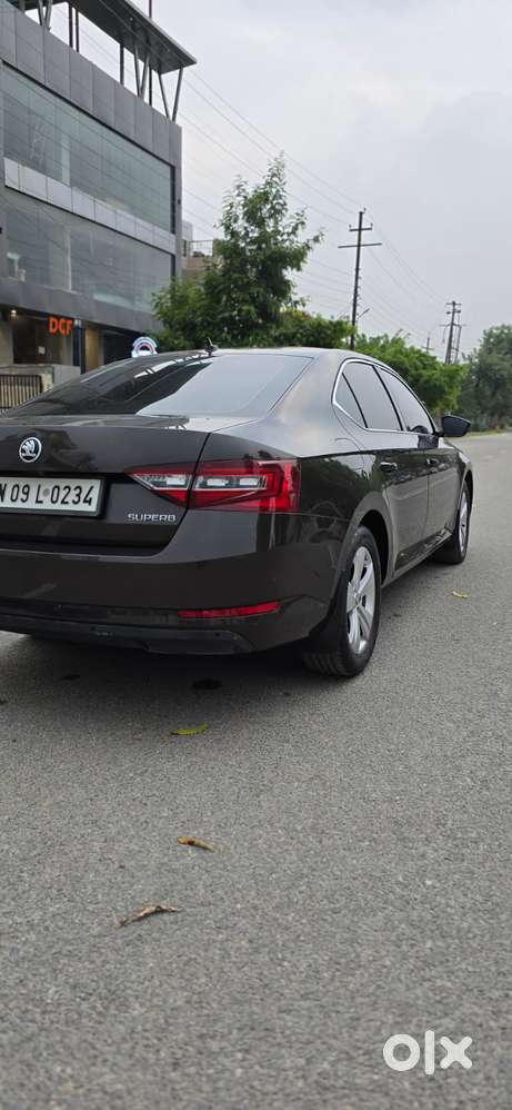 Skoda Superb Lk 1.8 Tsi At, 2016, Petrol