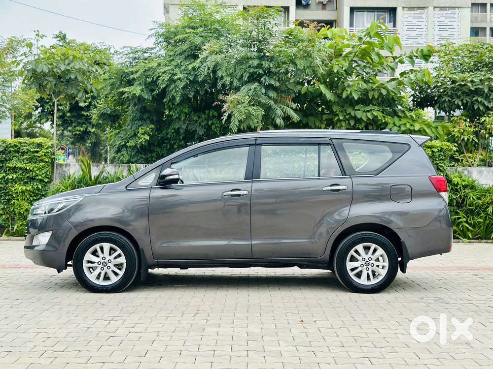 Toyota Innova Crysta 2.4 V 8 Str, 2016, Diesel