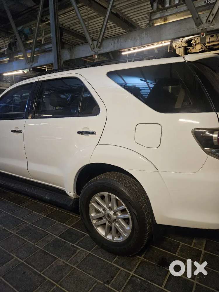 Single Owner White Colour Fortuner For 1399999