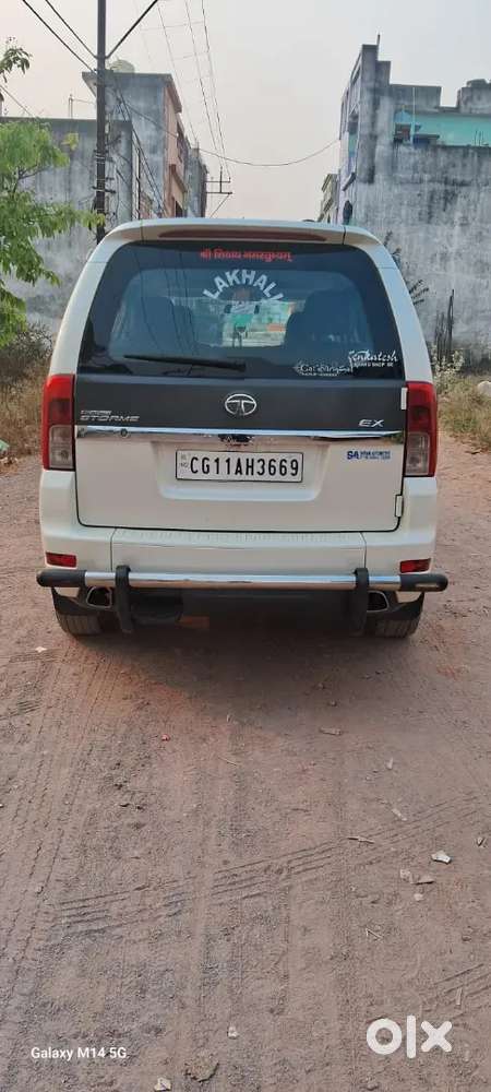 Tata Safari Storme 2016