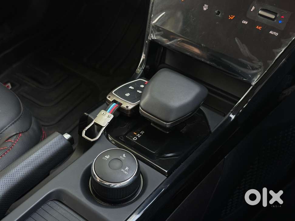 Tata Nexon Creative 1.2 Revotron Petrol 6 Mt, 2025, Petrol