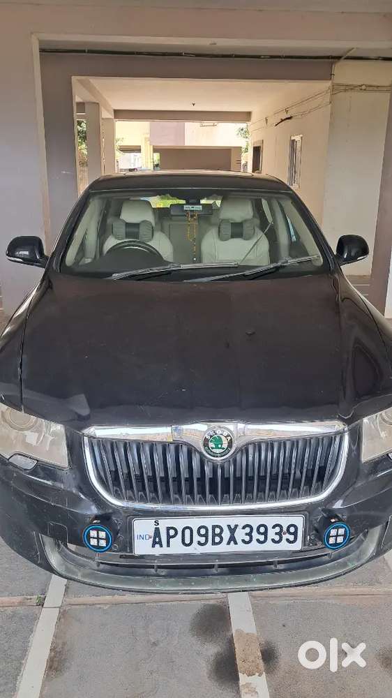 Skoda Superb High End Automatic & Sunroof In Excellent Condition