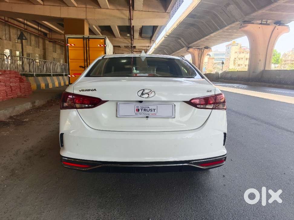 Hyundai Verna Crdi Vgt Sx 1.5, 2022, Petrol