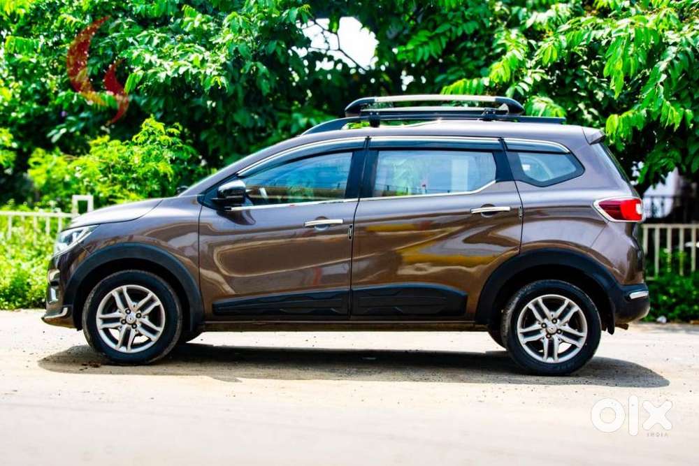 Renault Triber Rxz, 2023, Petrol