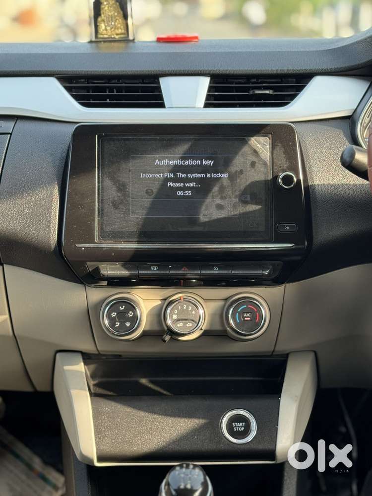 Renault Triber Rxz, 2022, Petrol