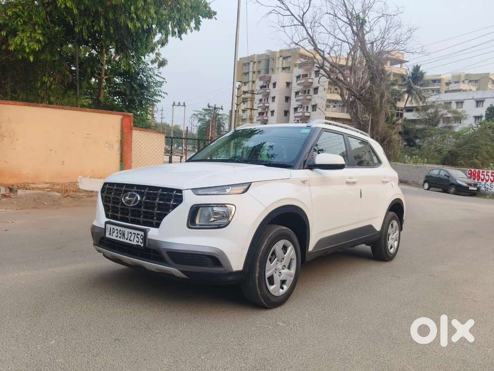 Hyundai Venue 1.2 S (o), 2022, Petrol