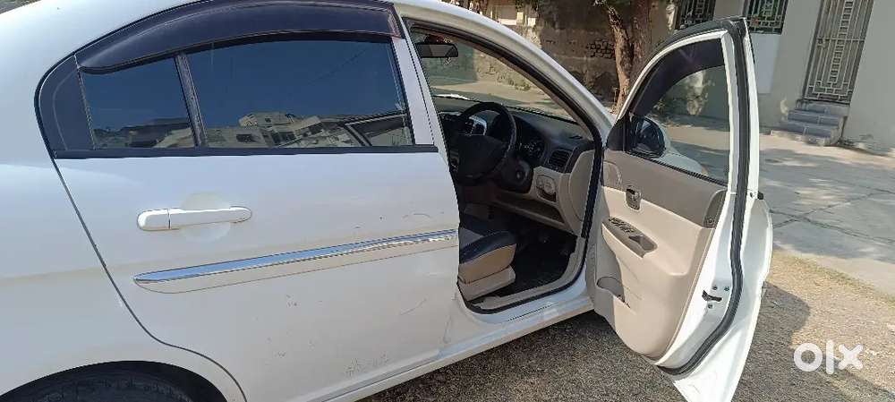 Hyundai Verna 2010 Diesel 95000 Km Driven