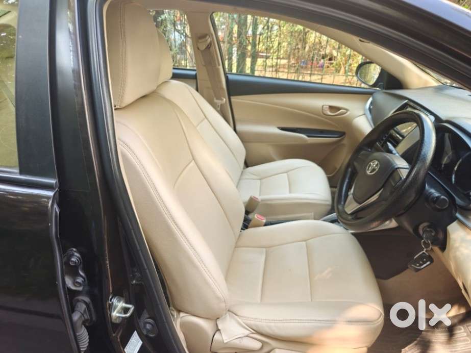 Toyota Yaris J Cvt, 2020, Petrol