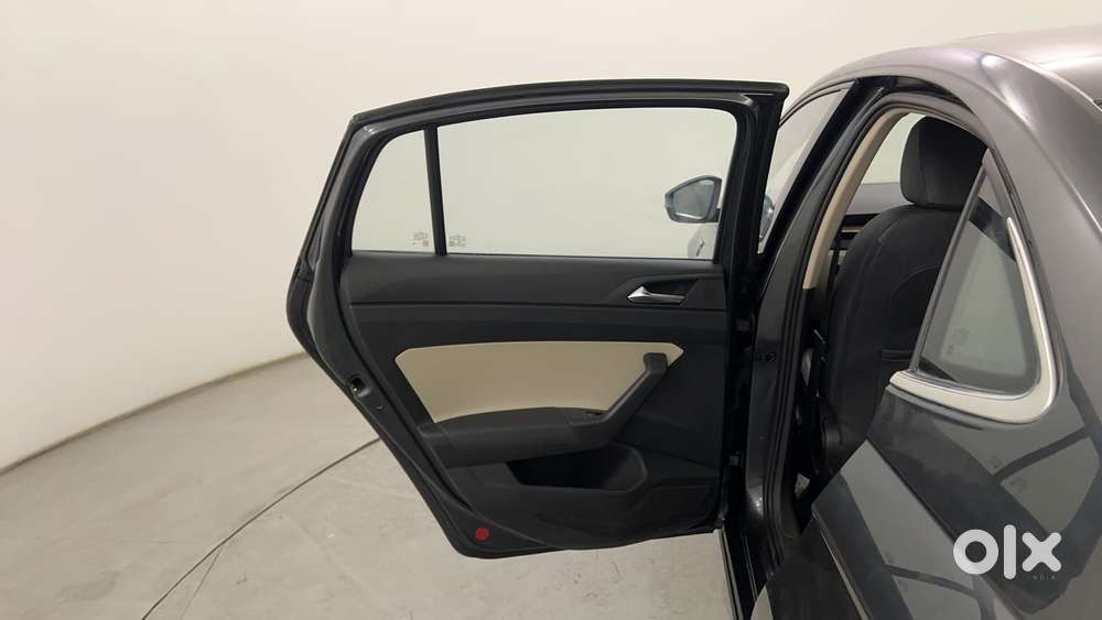 Skoda Slavia Style 1.0l Tsi At, 2022, Petrol