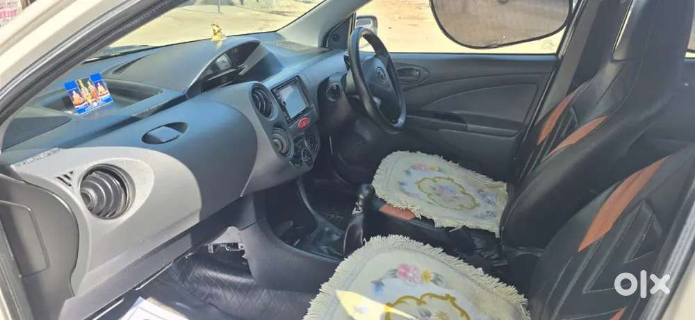 Toyota Etios Liva 2012 Cng