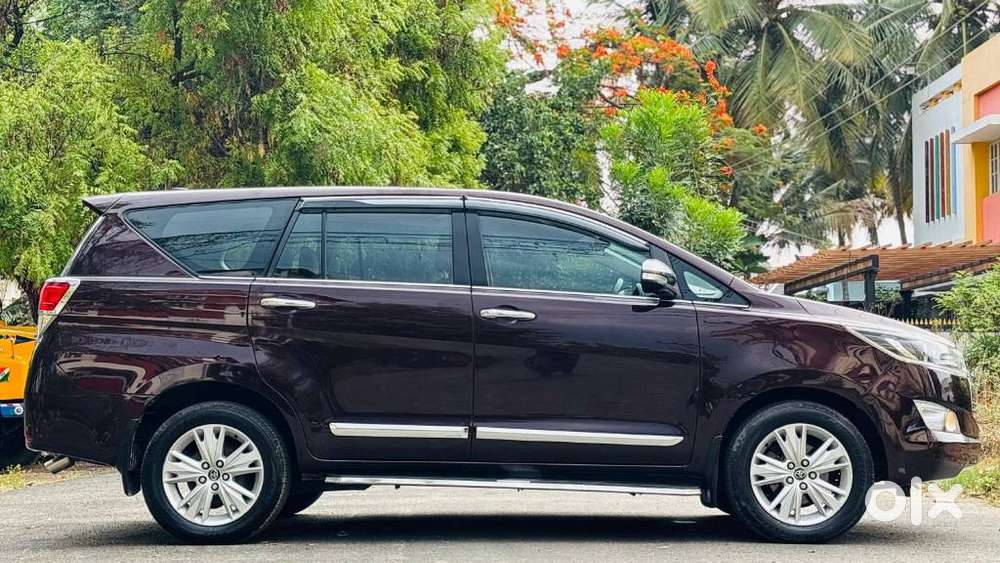 Toyota Innova Crysta 2.8z Automatic, 2016, Diesel