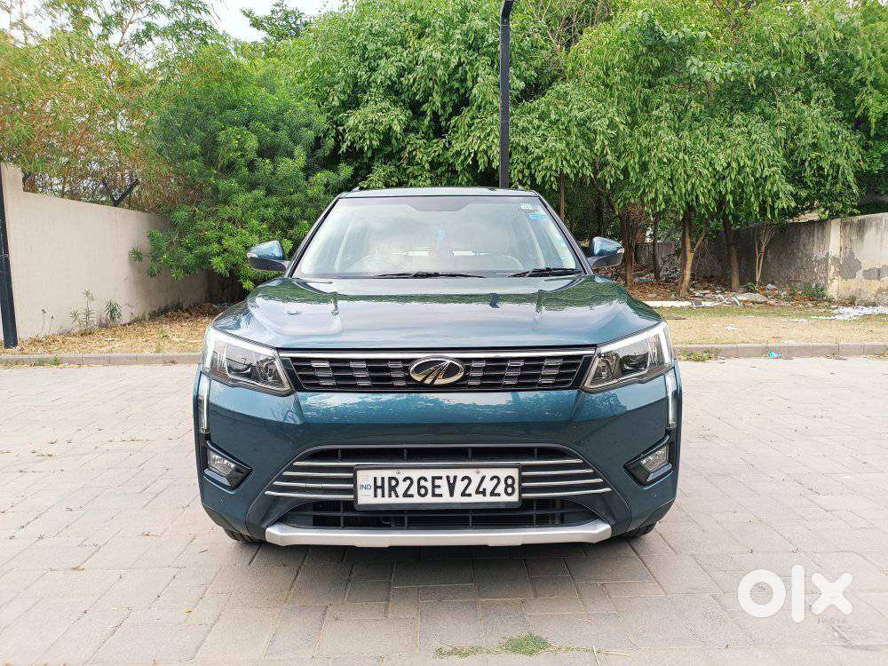 Mahindra Xuv300 1.2 W8 (o) Amt Petrol, 2022, Petrol