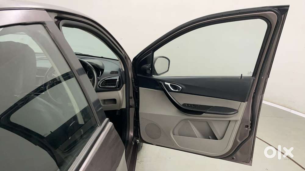 Tata Tiago Xza, 2018, Petrol