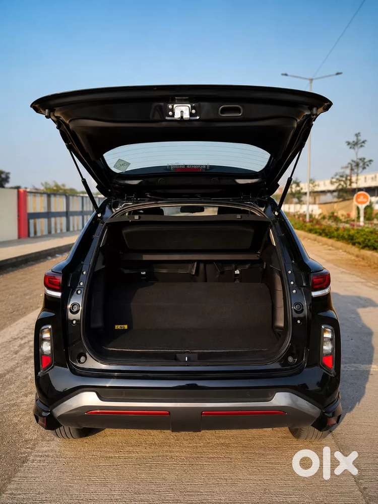 Toyota Urban Cruiser Hyryder, 2026, Petrol