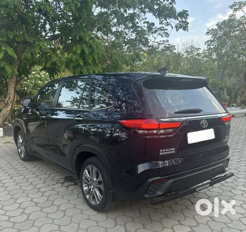 Toyota Innova Hycross 2.0 Zx (o) Hybrid 7 Str, 2024, Cng & Hybrids