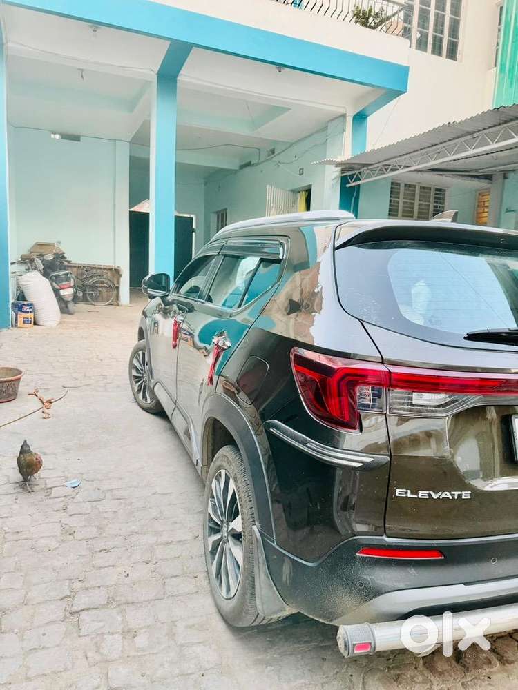 Honda Elevate 2023 Top Petrol 7000 Km Driven
