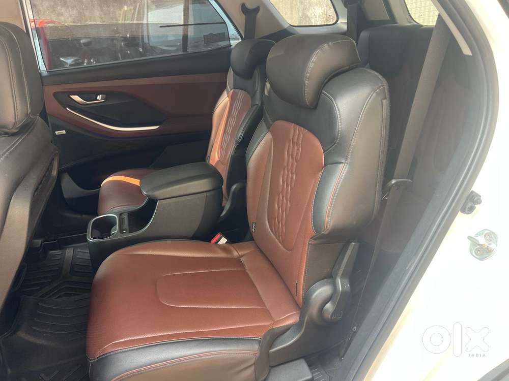 Hyundai Alcazar Signature Dual Tone, 2021, Petrol