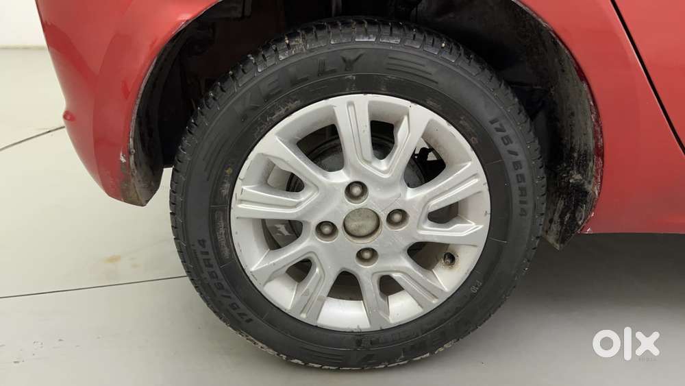 Tata Tiago Xza, 2017, Petrol