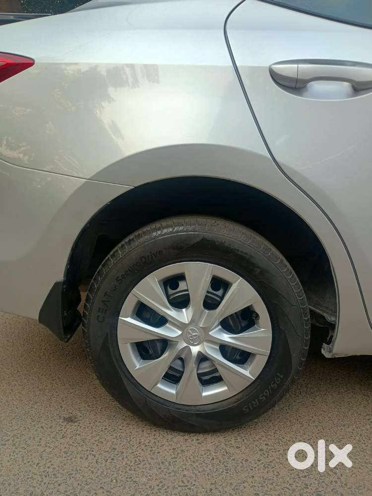 Toyota Corolla Altis 1.8 J, 2015, Petrol
