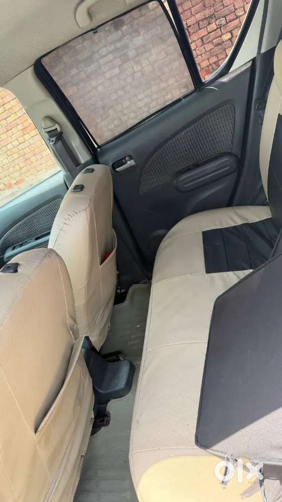 Saf H Gadi. 4 Alloy, All Power Window, Badiya Music System Hai.