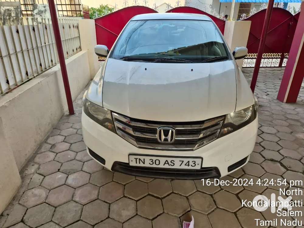 Single Handed Honda Car