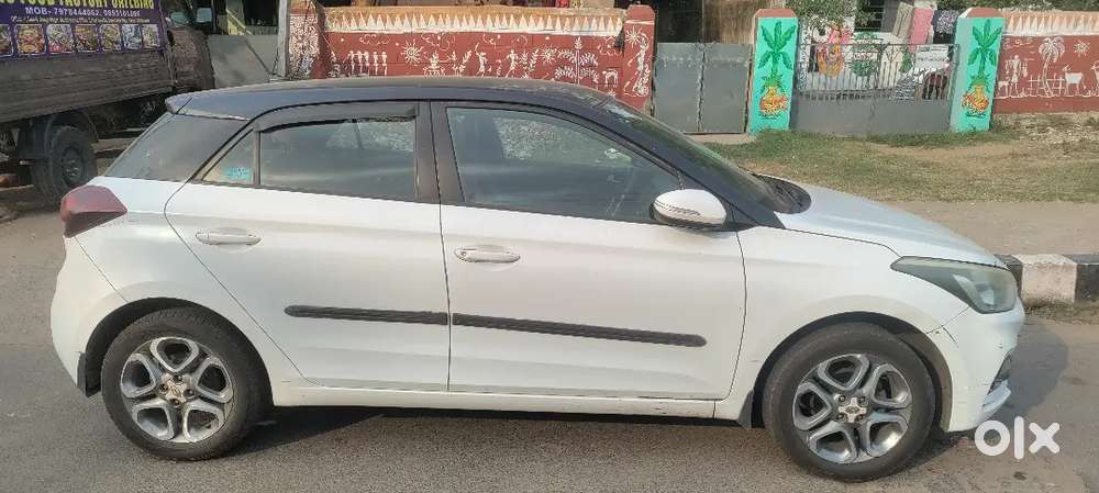 I20 Dual Tone Asta Black And White With Single Owner