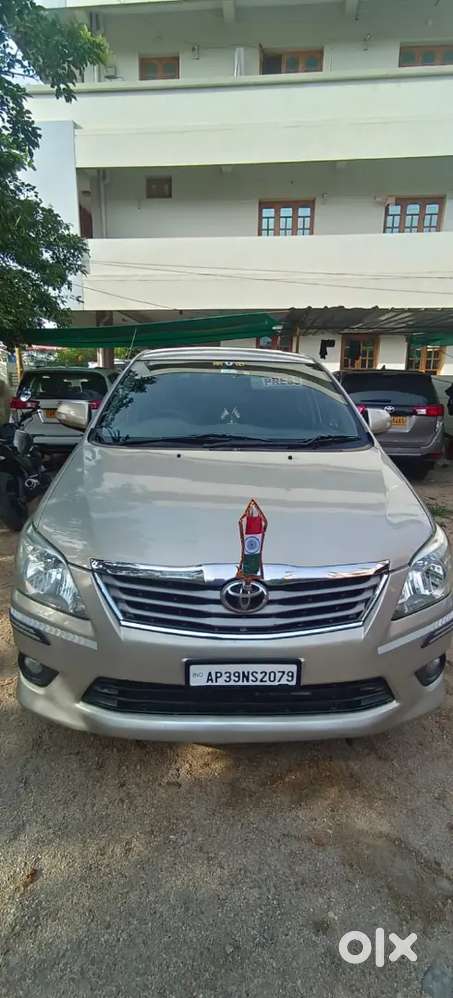 Toyota Innova 2.5 V 2012 Diesel Manual