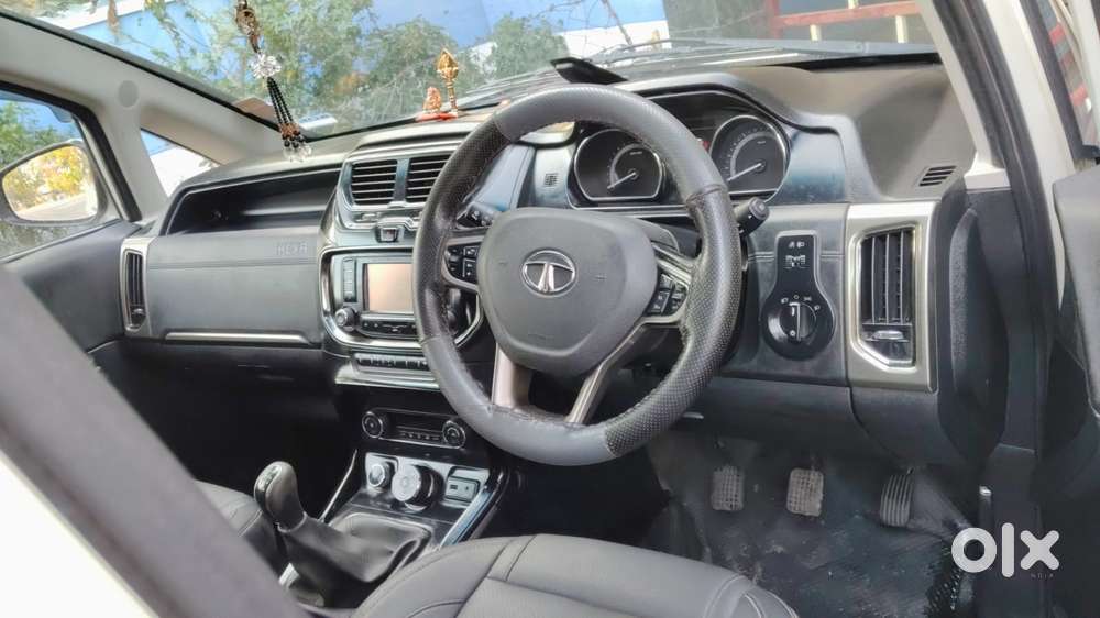 Tata Hexa 2.2 Xt 4x4 7 Str Dual Tone, 2017, Diesel