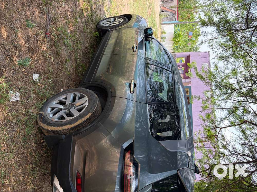 Tata Safari