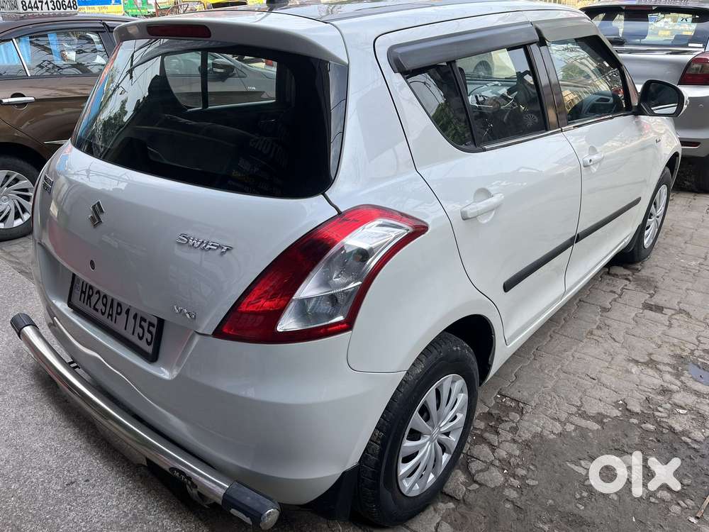 Maruti Suzuki Swift Vxi + Manual, 2017, Petrol