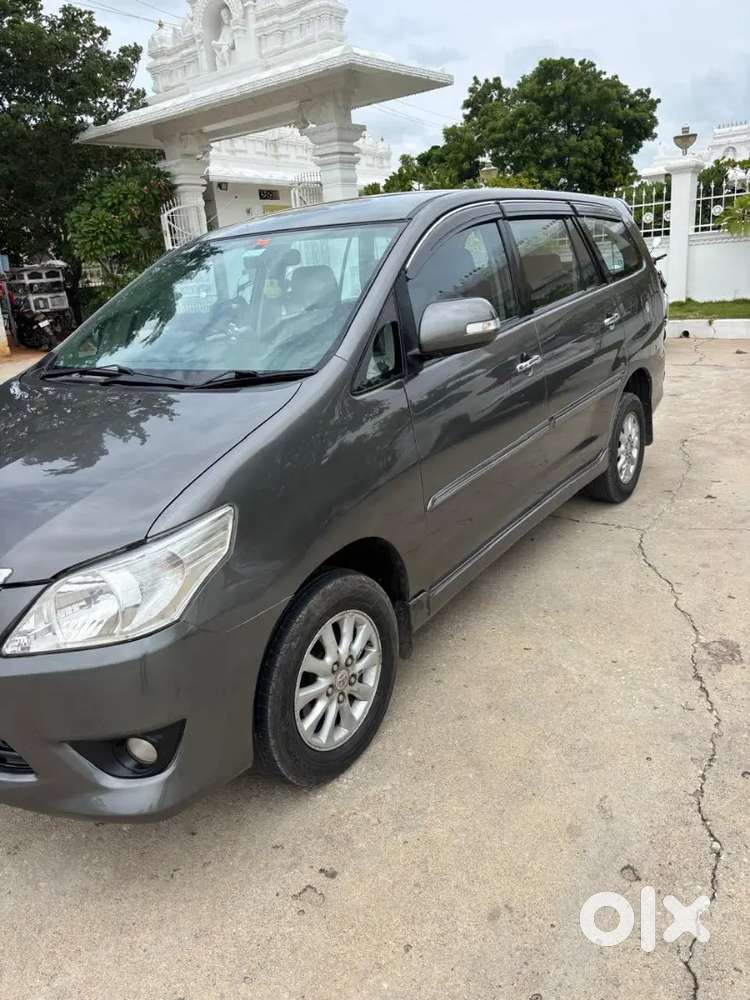 Toyota Innova 2013