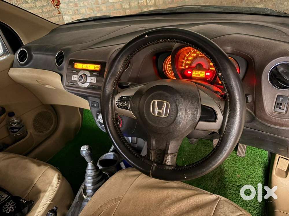 Honda Amaze Urban Titanium Mettalic