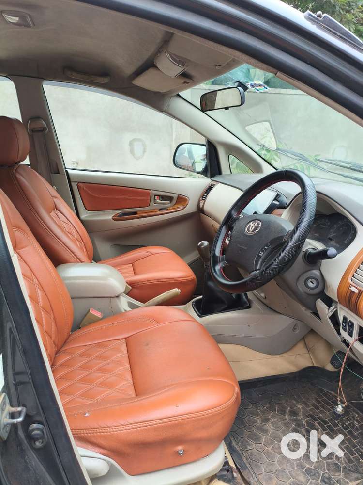 Toyota Innova 2.5 G (diesel) 8 Seater, 2010, Diesel