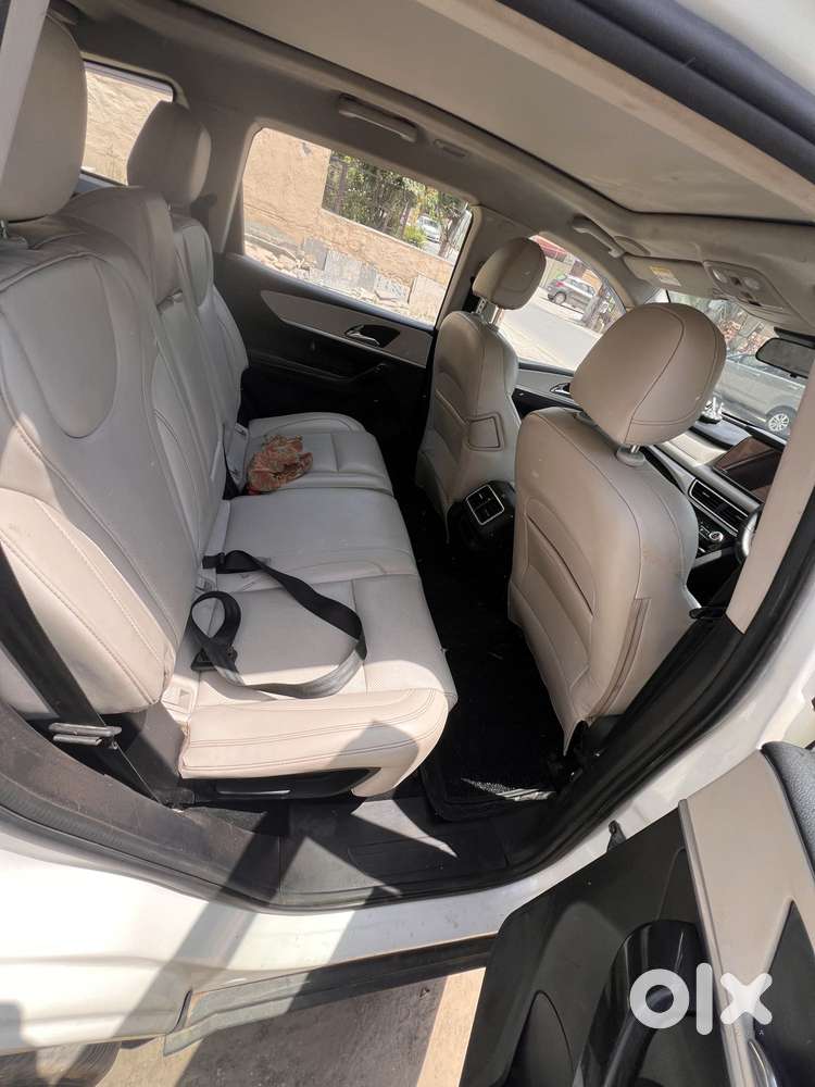 Mahindra Xuv700 2.2 Ax 7 Diesel Mt Luxury Pack Str, 2022, Diesel