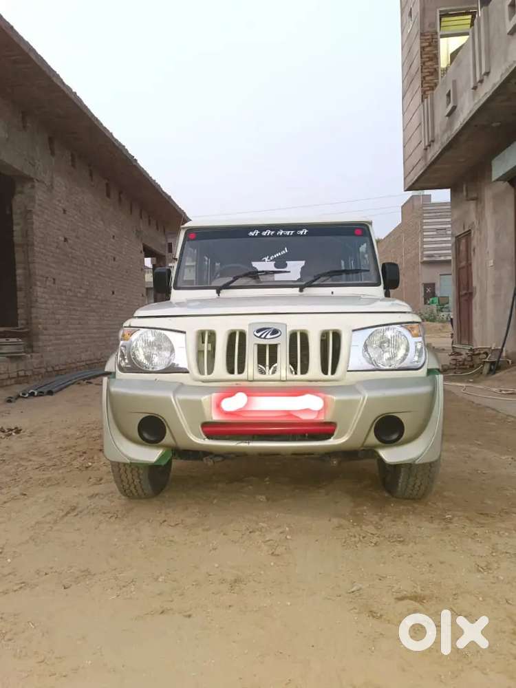 बोलेरो Slx  Di टर्बो गाड़ी है जिसको बेचना है