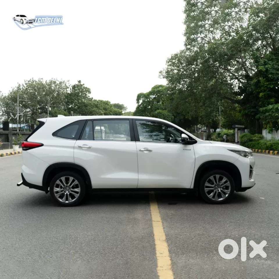 Toyota Innova Hycross 2.0 Zx Hybrid 7 Str, 2023, Petrol