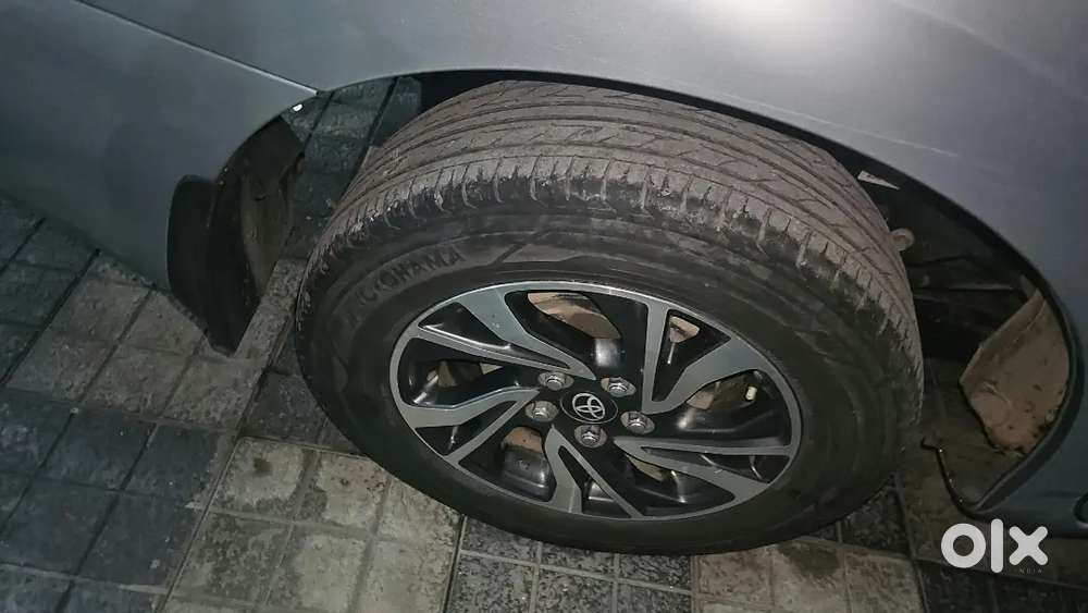 Toyota Innova Crysta 2022 2.4 G Mt 8 Str Delhi Registered