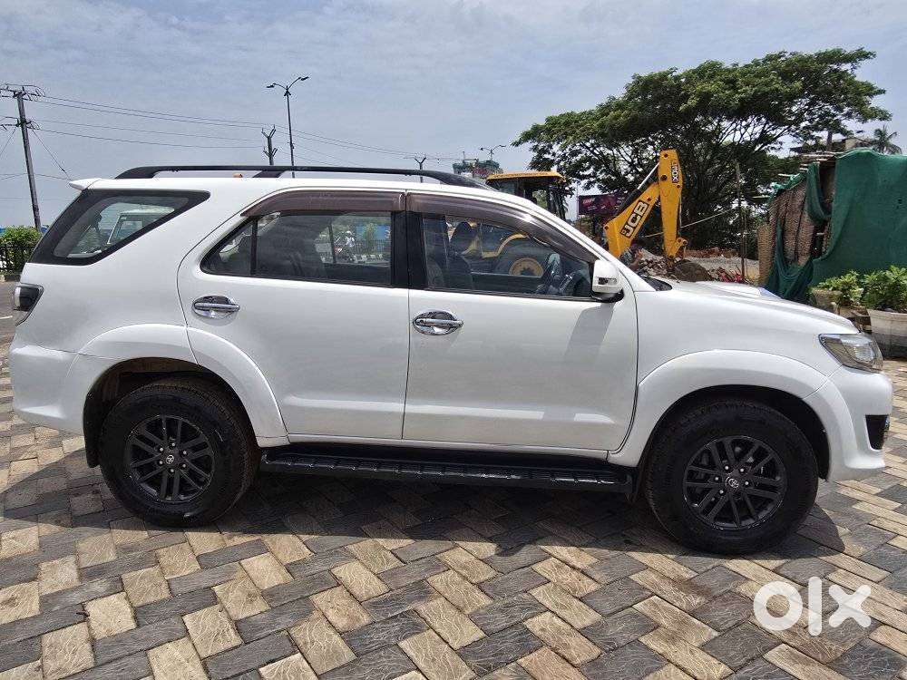 Toyota Fortuner 4x2 Mt 2.8 Diesel, 2015, Diesel