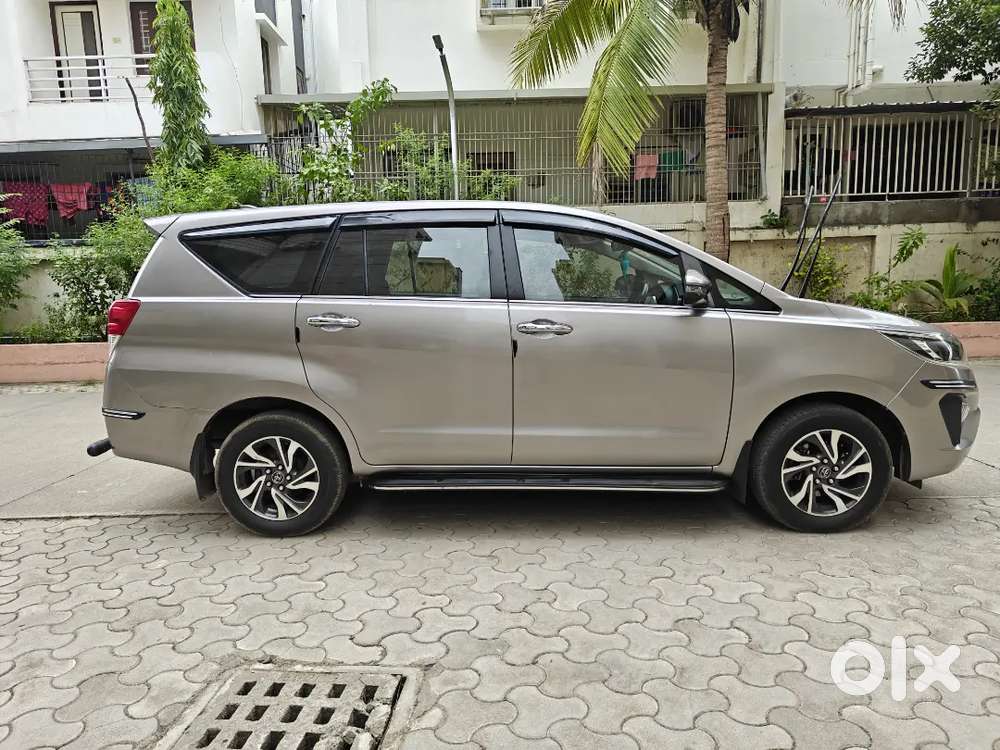 Toyota Innova Crysta 2.4 V 8 2021(doctor Owned)