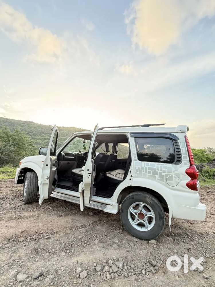 Mahindra Scorpio Classic 2010 Diesel Manual