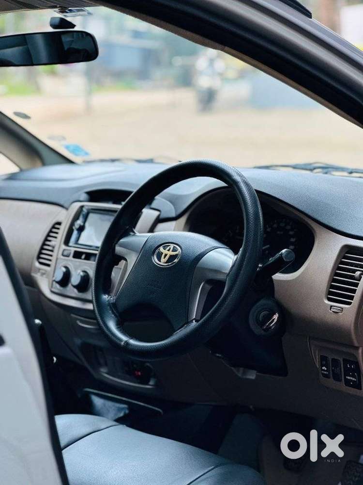 Toyota Innova 2.5 G (diesel) 7 Seater Bs Iv, 2015, Electric